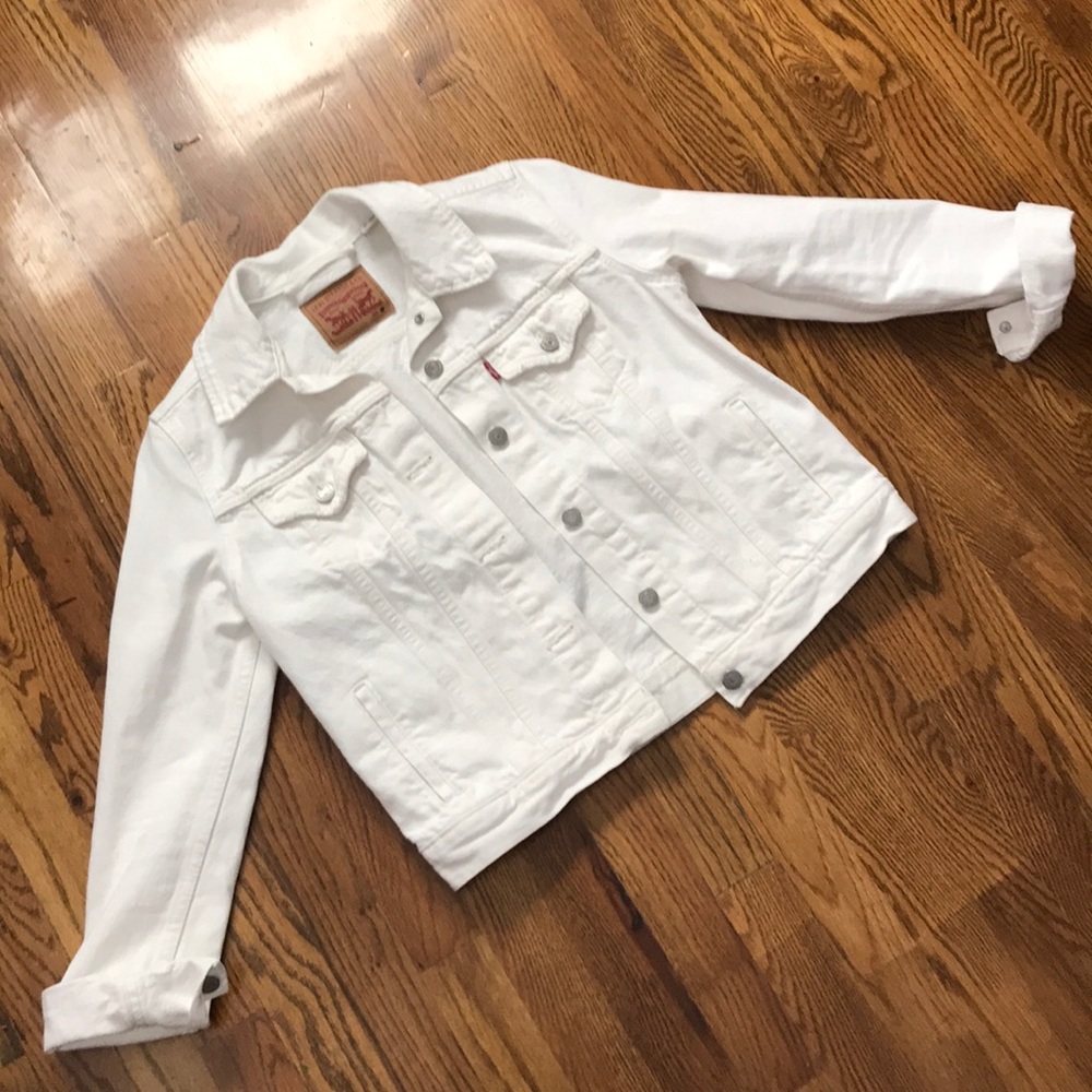 NEW Levi’s Jean Jacket